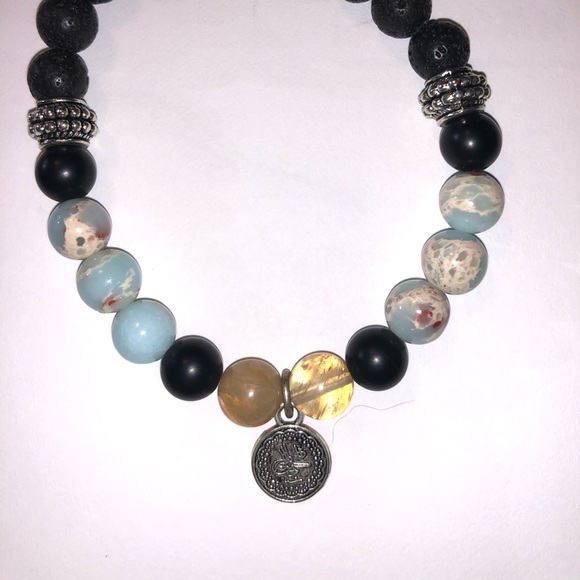 Bracelet for manifesting your desires w pouch. - Picture 2 of 3